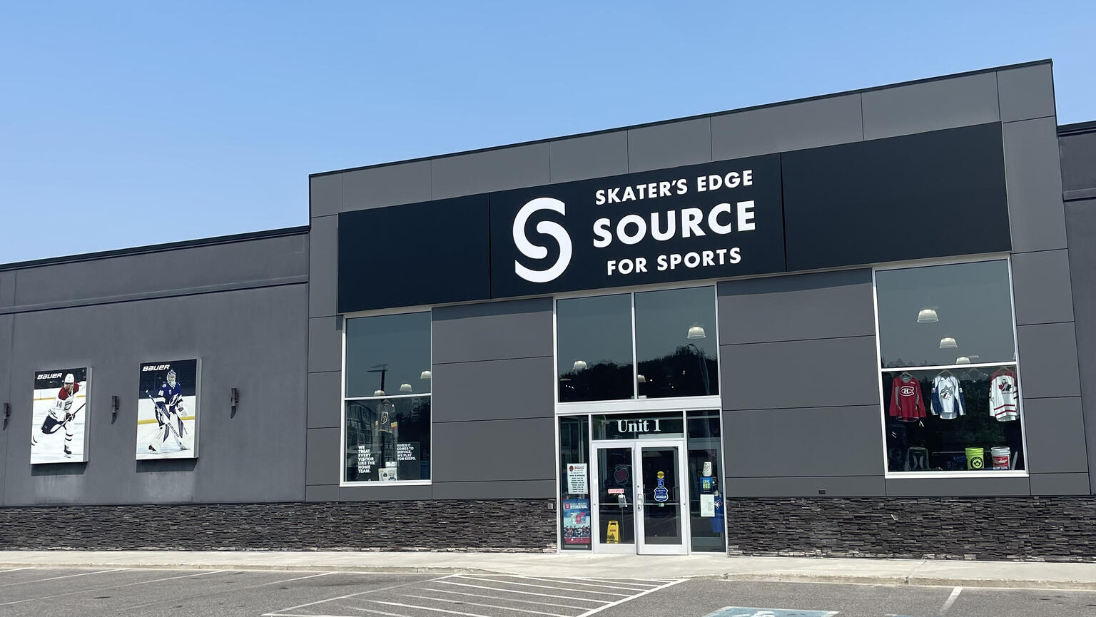 Skater's Edge Source For Sports - We are fully stocked in Toronto Blue Jays  apparel! Shop locally before heading to Toronto to watch the game ⚾️ 🤩  #Skatersedge #skatersedgesfs #sourceforsports #sportsstore #shoplocal #